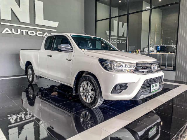 2018 TOYOTA Hilux