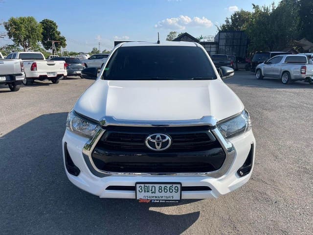 2021 TOYOTA Hilux