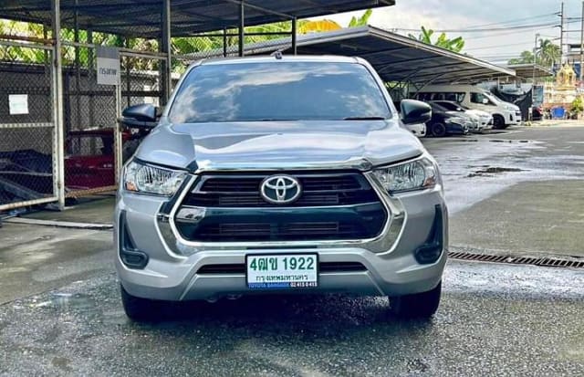 2022 TOYOTA Hilux