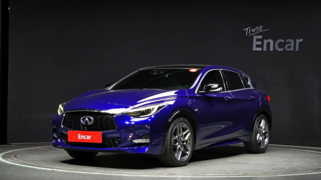 2017 Infiniti Q30