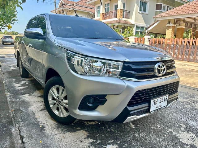 2019 TOYOTA Hilux