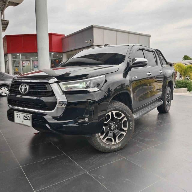 2021 TOYOTA Hilux