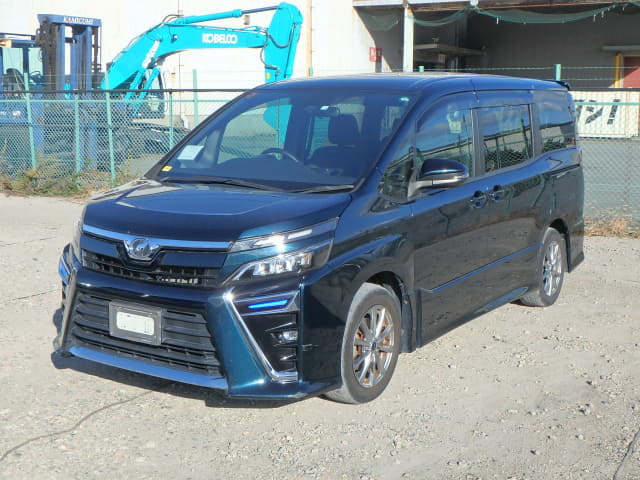 2018 TOYOTA Voxy