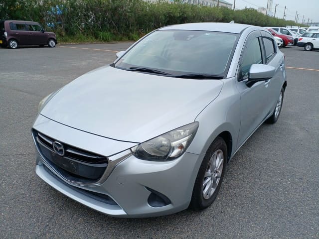 2017 MAZDA Demio