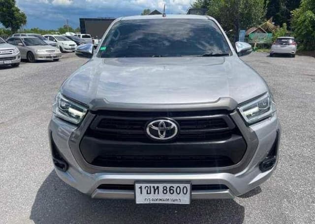 2021 TOYOTA Hilux