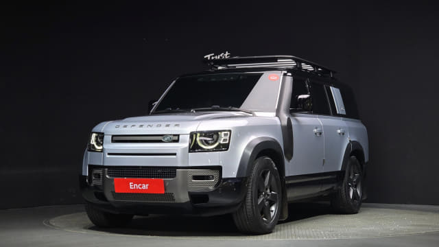 2023 LAND ROVER Defender