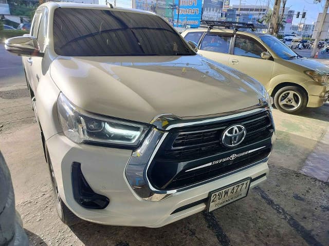 2021 TOYOTA Hilux