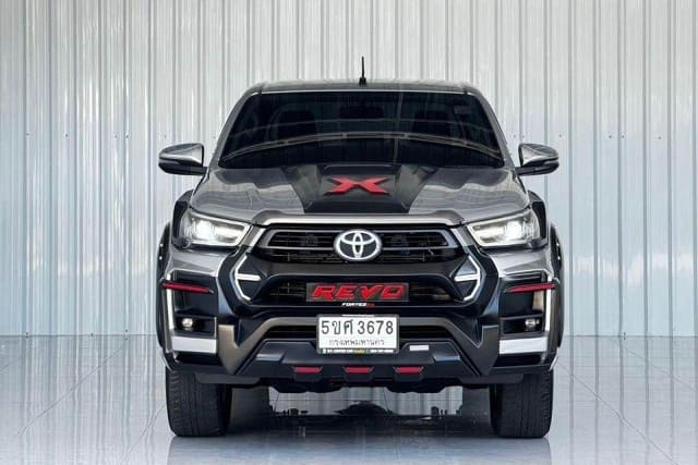 2021 TOYOTA Hilux