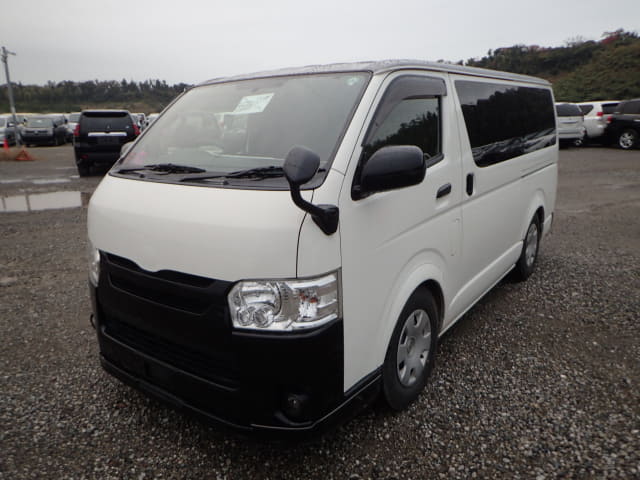 2016 TOYOTA Regiusace Van