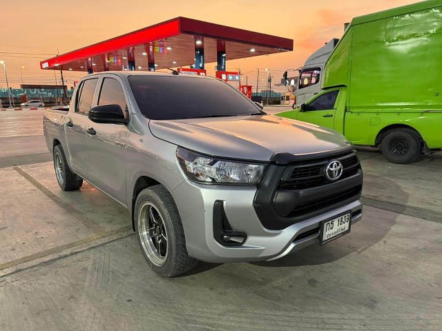 2022 TOYOTA Hilux