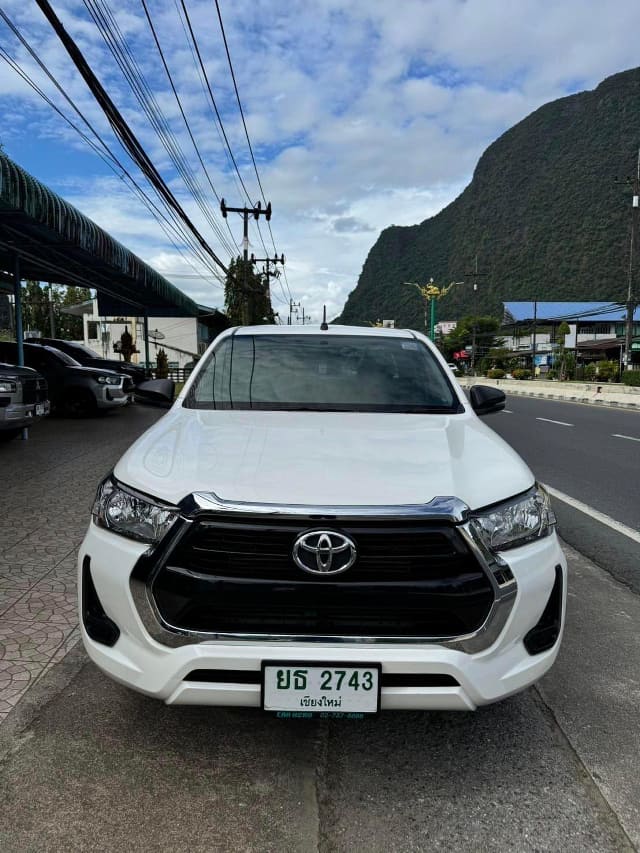 2022 TOYOTA Hilux