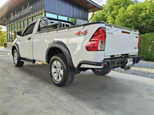 2017 TOYOTA Hilux