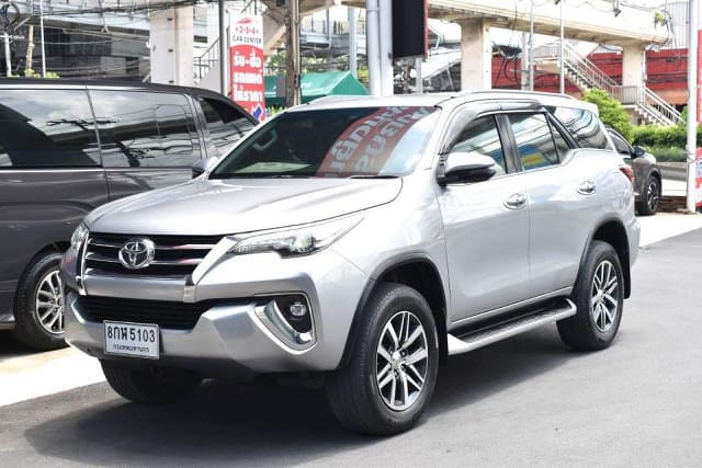 2020 TOYOTA Fortuner