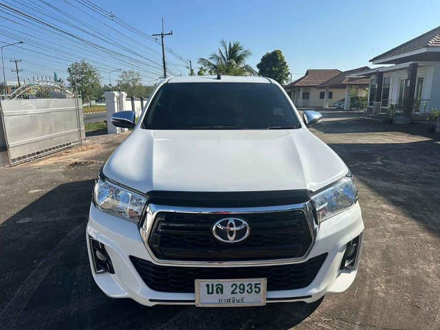 2019 TOYOTA Hilux