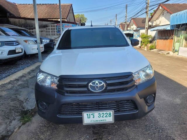 2019 TOYOTA Hilux