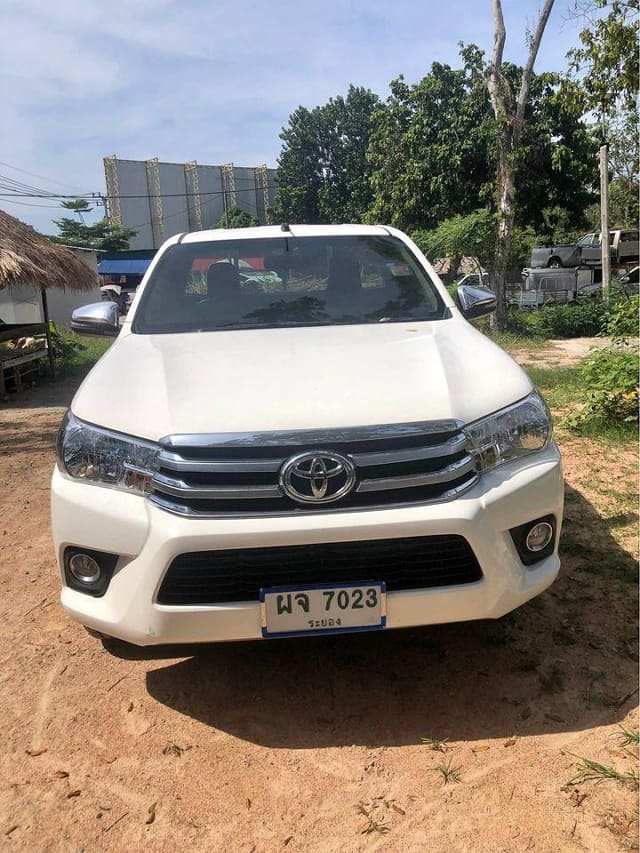 2017 TOYOTA Hilux