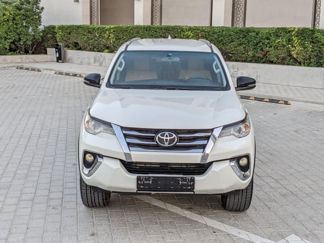 2018 TOYOTA Fortuner