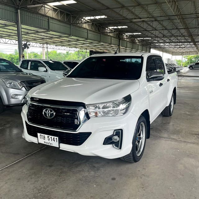 2019 TOYOTA Hilux