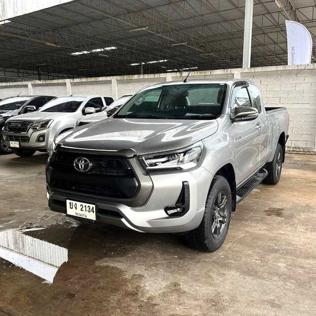 2020 TOYOTA Hilux