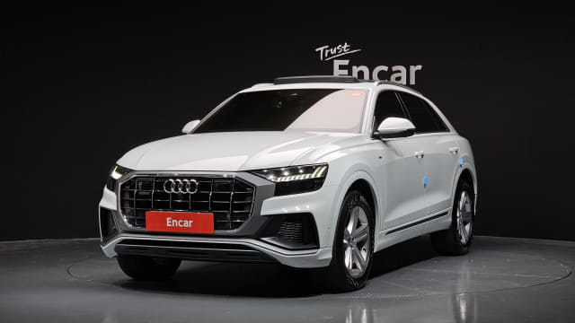 2020 AUDI Q8