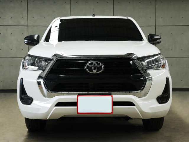 2023 TOYOTA Hilux