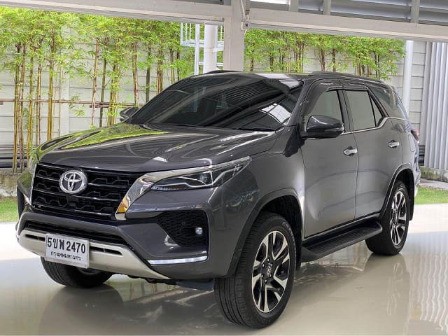 2020 TOYOTA Fortuner