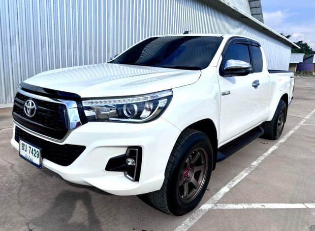 2020 TOYOTA Hilux