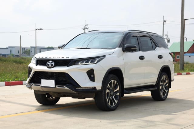 2020 TOYOTA Fortuner