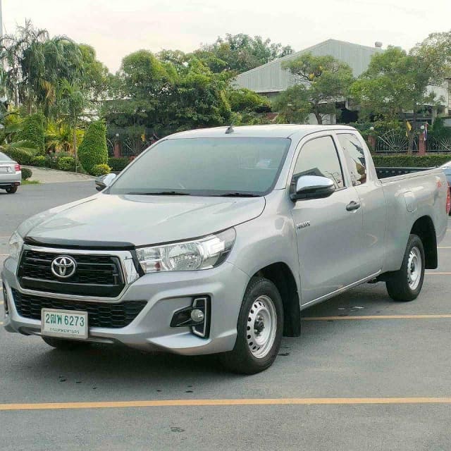 2019 TOYOTA Hilux