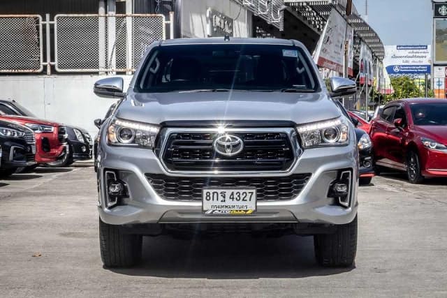 2019 TOYOTA Hilux