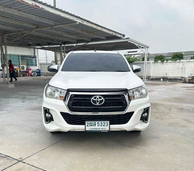 2020 TOYOTA Hilux