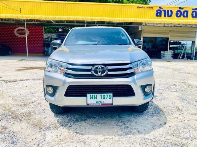 2019 TOYOTA Hilux