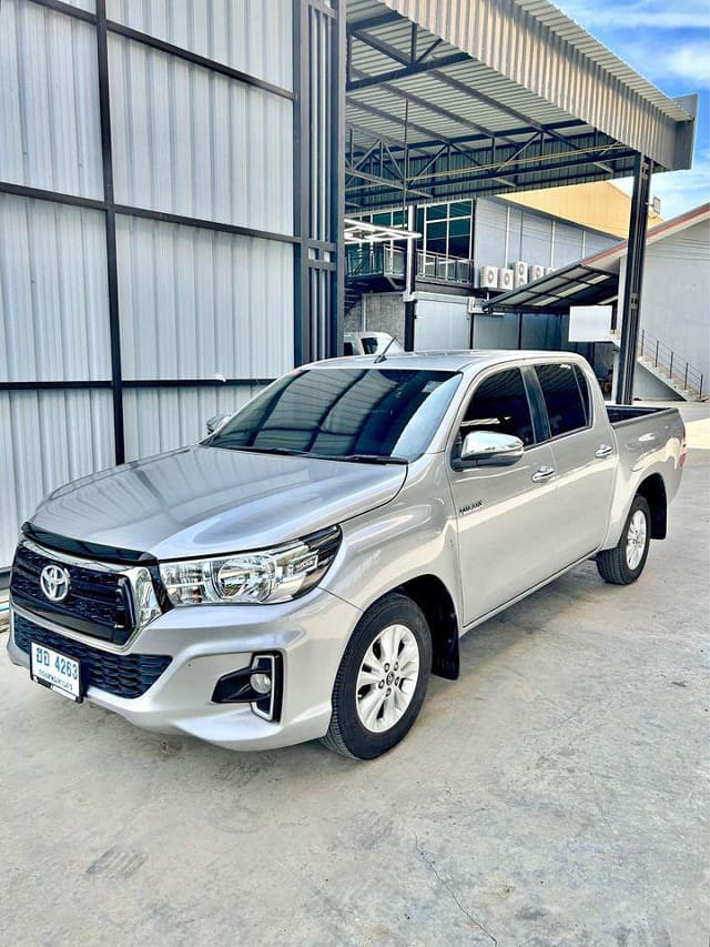 2019 TOYOTA Hilux