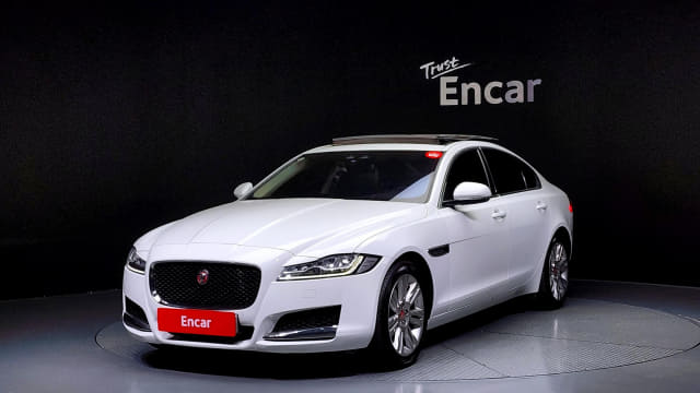 2017 JAGUAR XF