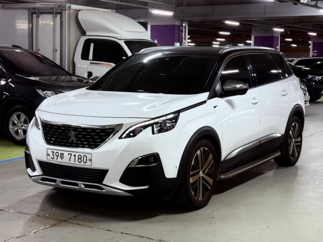 2019 PEUGEOT 5008