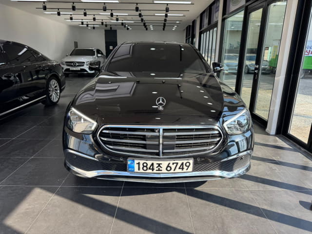 2021 MERCEDES-BENZ E-Class
