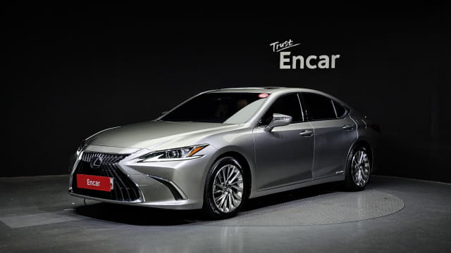 2022 LEXUS ES