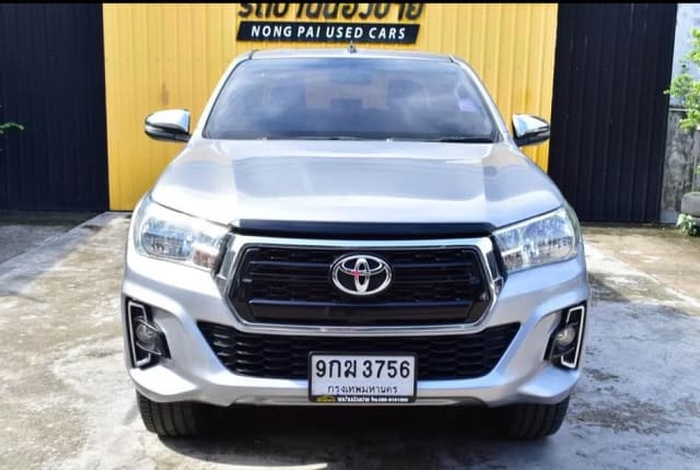 2019 TOYOTA Hilux