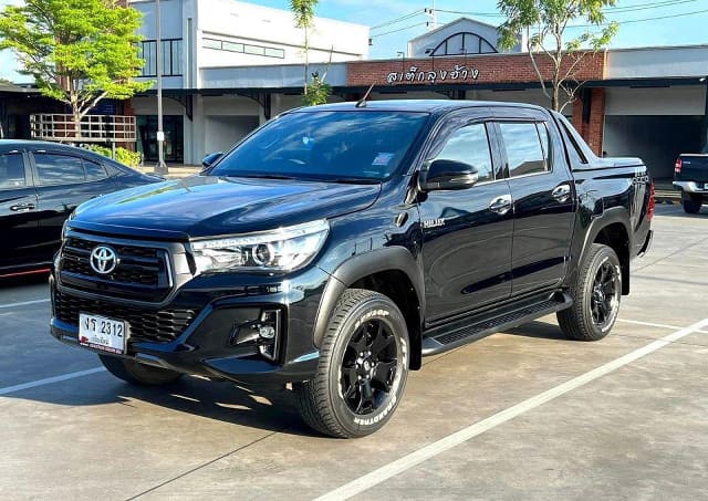 2019 TOYOTA Hilux