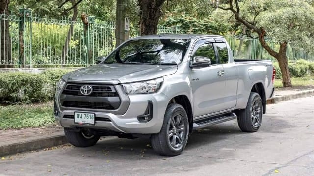 2020 TOYOTA Hilux