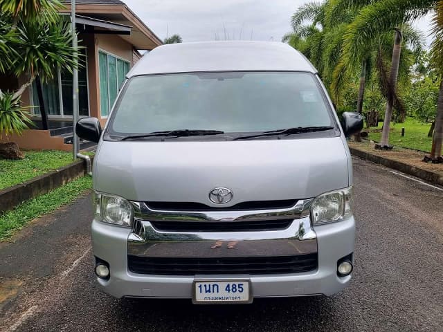 2019 TOYOTA Hiace Commuter