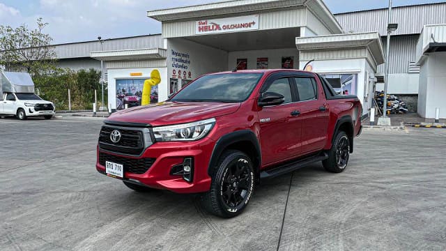 2021 TOYOTA Hilux