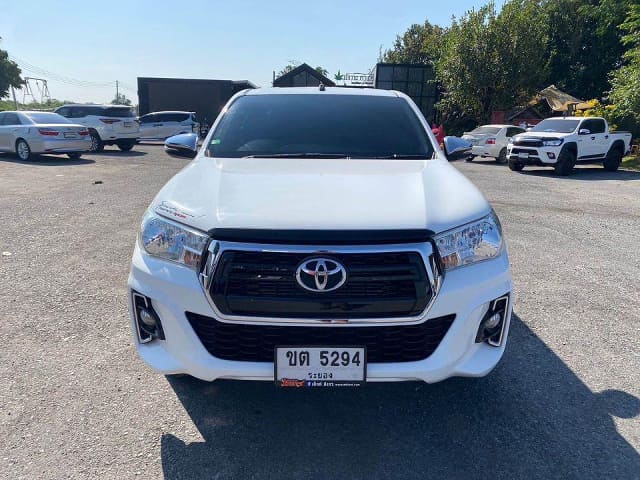 2019 TOYOTA Hilux