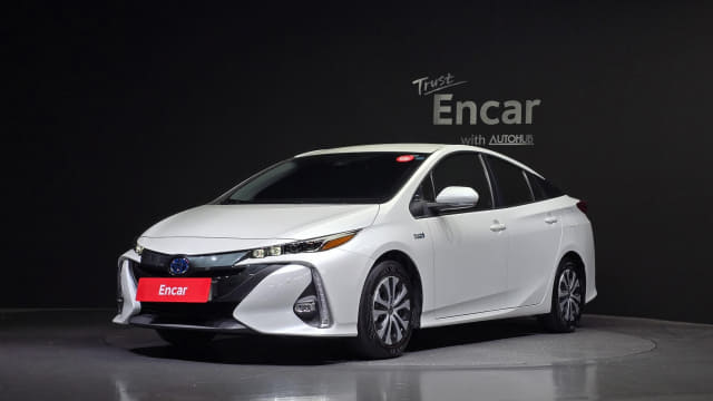 2021 TOYOTA Prius