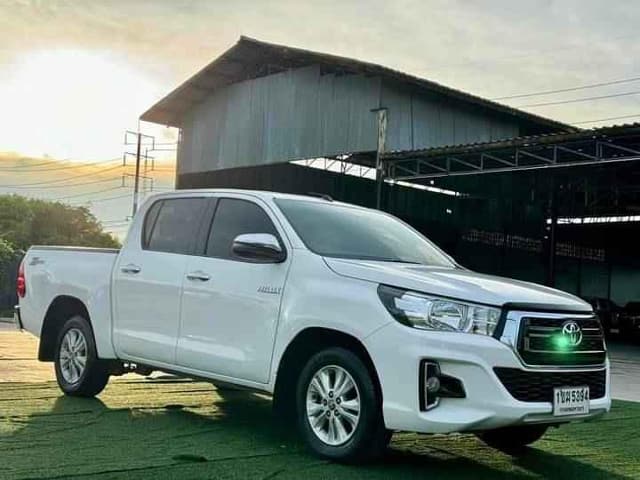 2020 TOYOTA Hilux