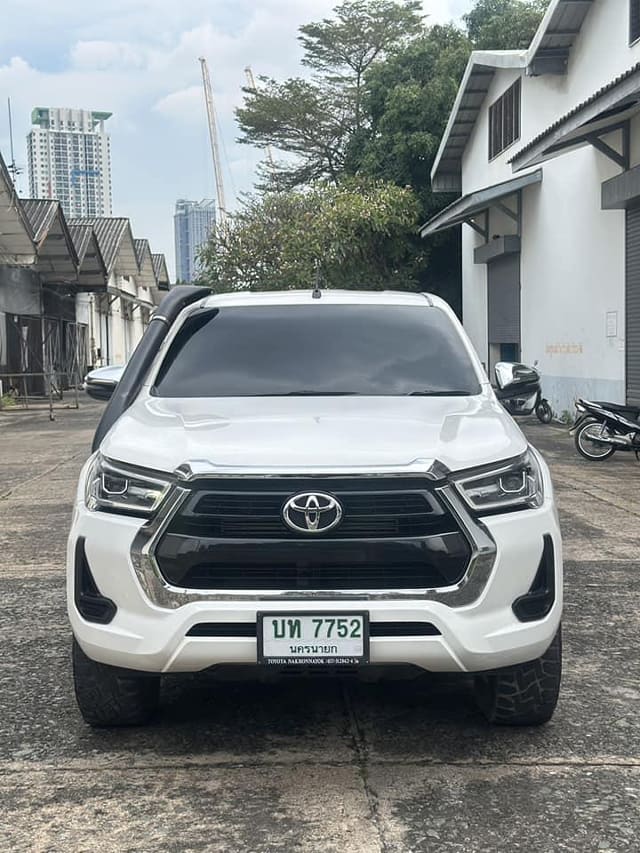 2021 TOYOTA Hilux