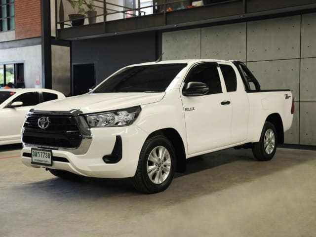 2023 TOYOTA Hilux