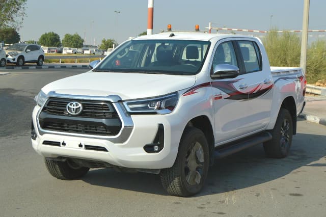 2023 TOYOTA Hilux, 