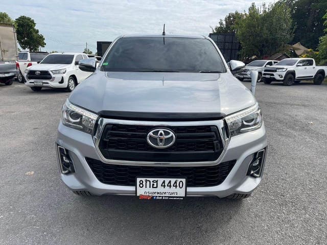 2019 TOYOTA Hilux