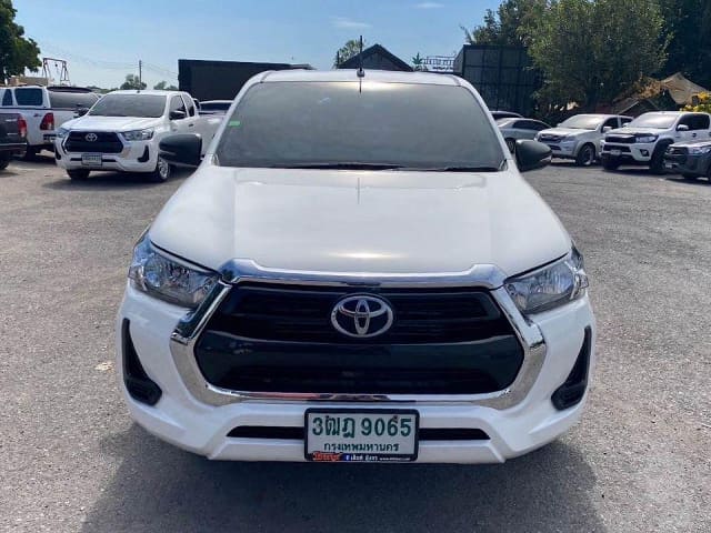 2021 TOYOTA Hilux